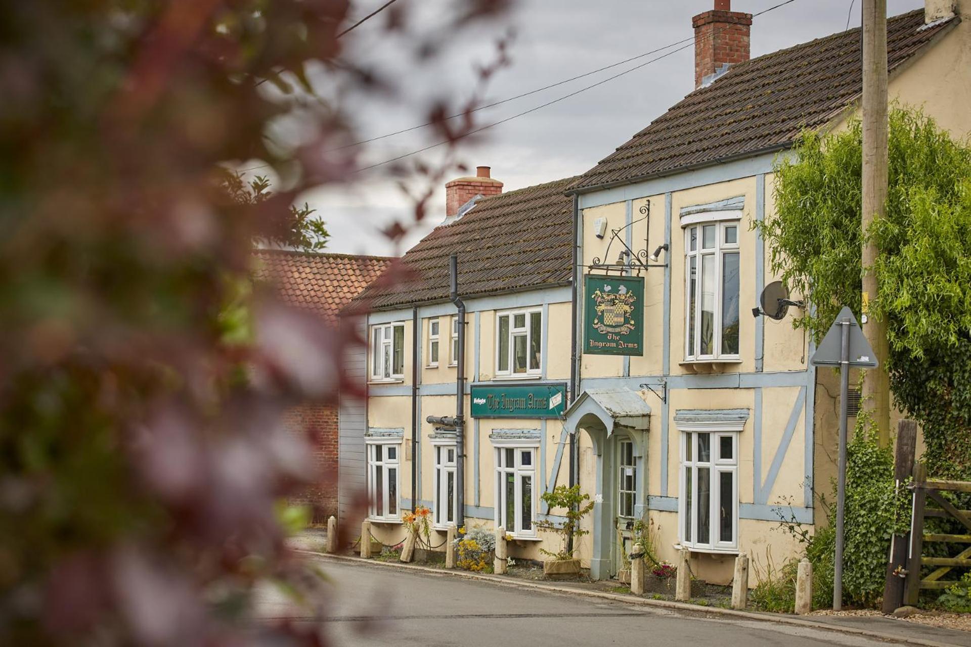 The Ingram Arms Hotel Laughton  Bagian luar foto
